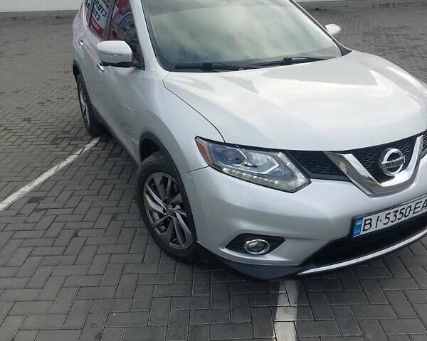 Серый Ниссан Rogue, объемом двигателя 2.5 л и пробегом 133 тыс. км за 14000 $, фото 2 на Automoto.ua