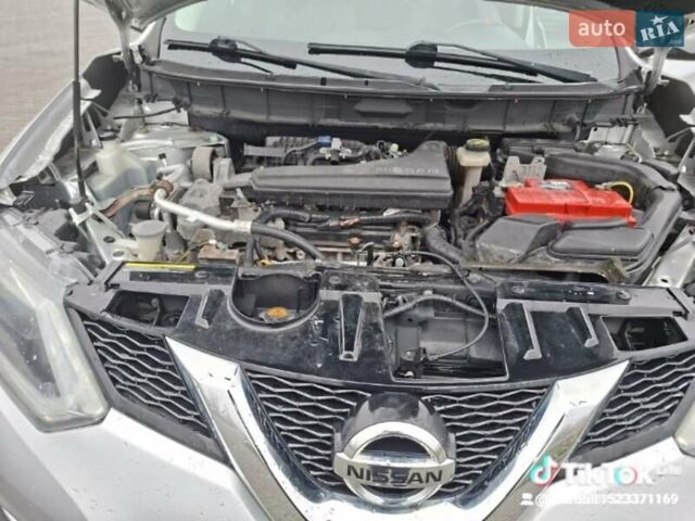 Серый Ниссан Rogue, объемом двигателя 2.5 л и пробегом 190 тыс. км за 10850 $, фото 3 на Automoto.ua