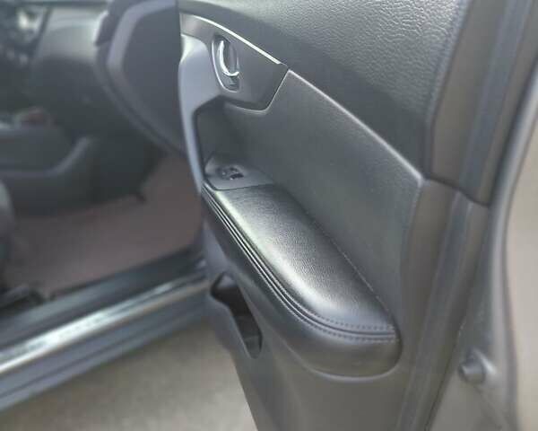 Сірий Ніссан Rogue, об'ємом двигуна 2.49 л та пробігом 137 тис. км за 13500 $, фото 19 на Automoto.ua