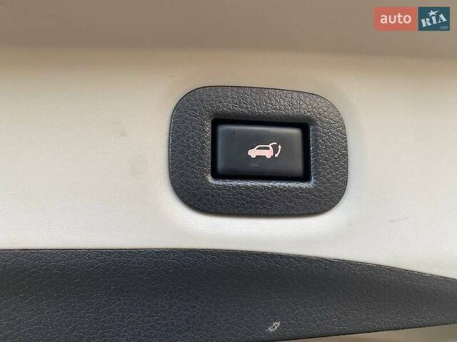 Серый Ниссан Rogue, объемом двигателя 2.49 л и пробегом 171 тыс. км за 15500 $, фото 6 на Automoto.ua