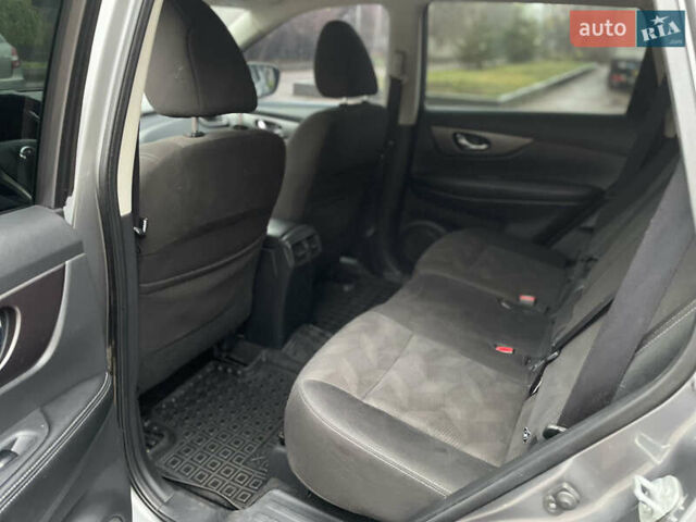 Сірий Ніссан Rogue, об'ємом двигуна 2.5 л та пробігом 218 тис. км за 10800 $, фото 14 на Automoto.ua