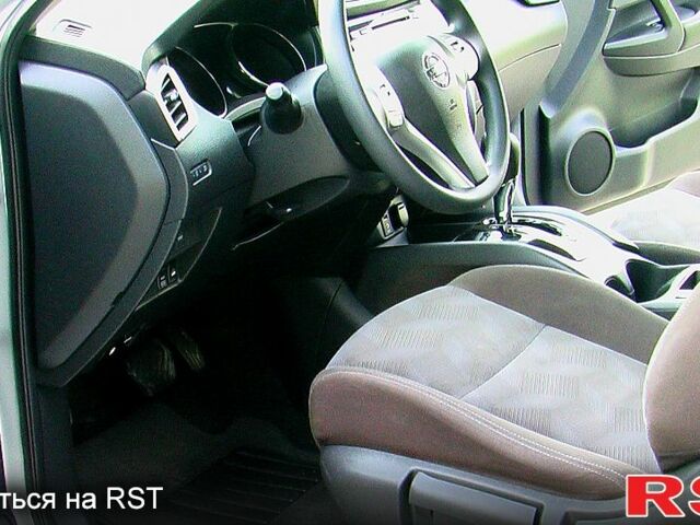 Сірий Ніссан Rogue, об'ємом двигуна 2.5 л та пробігом 205 тис. км за 11700 $, фото 11 на Automoto.ua