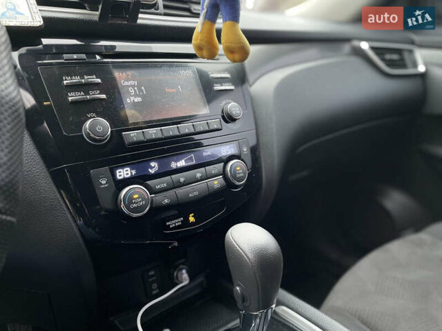Сірий Ніссан Rogue, об'ємом двигуна 2.5 л та пробігом 218 тис. км за 10800 $, фото 18 на Automoto.ua