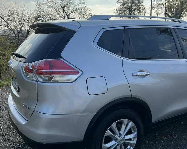 Сірий Ніссан Rogue, об'ємом двигуна 2.5 л та пробігом 160 тис. км за 11800 $, фото 11 на Automoto.ua