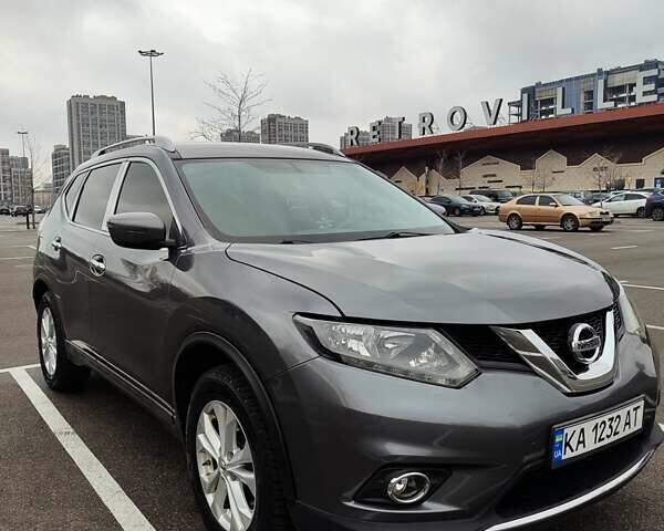 Серый Ниссан Rogue, объемом двигателя 2.49 л и пробегом 112 тыс. км за 12500 $, фото 2 на Automoto.ua
