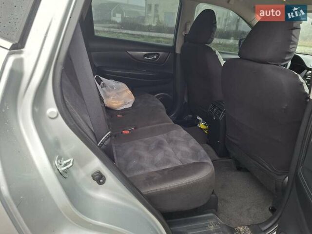 Серый Ниссан Rogue, объемом двигателя 2.5 л и пробегом 190 тыс. км за 10850 $, фото 14 на Automoto.ua