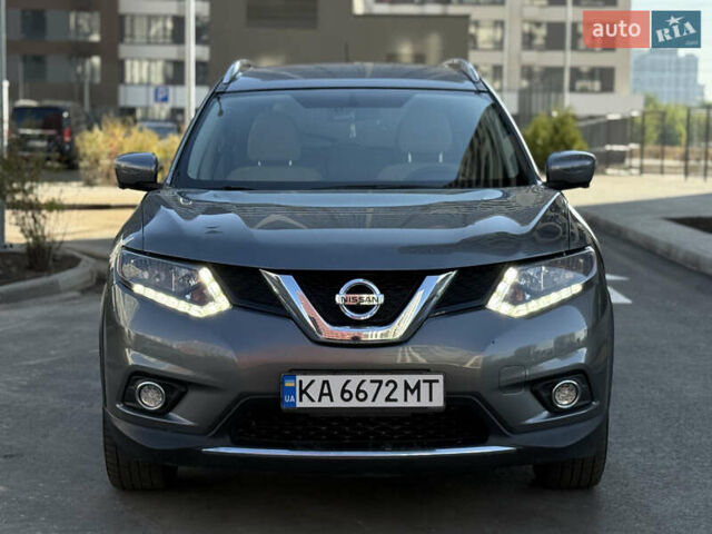 Серый Ниссан Rogue, объемом двигателя 2.5 л и пробегом 167 тыс. км за 11800 $, фото 4 на Automoto.ua