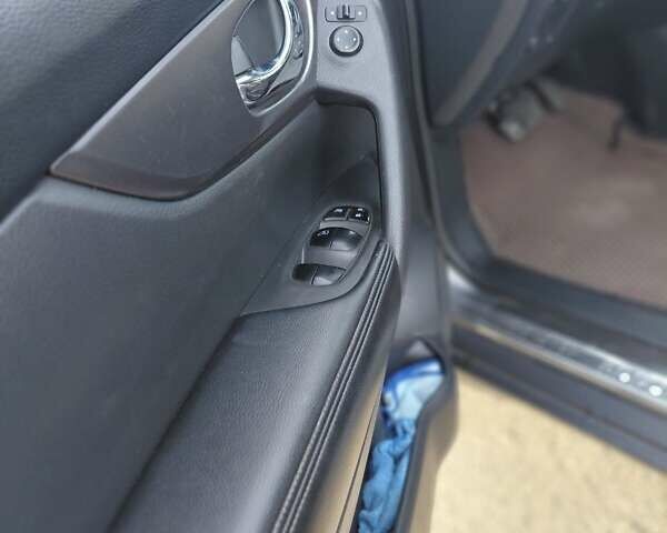 Сірий Ніссан Rogue, об'ємом двигуна 2.49 л та пробігом 137 тис. км за 13500 $, фото 22 на Automoto.ua