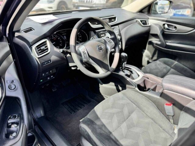 Серый Ниссан Rogue, объемом двигателя 2.5 л и пробегом 232 тыс. км за 12600 $, фото 10 на Automoto.ua