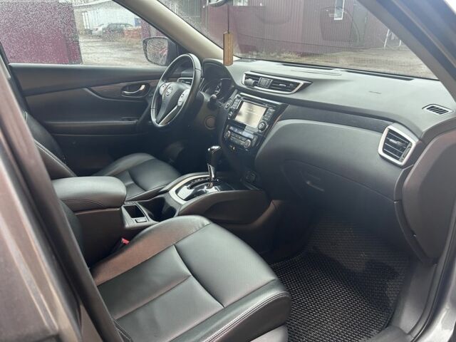 Серый Ниссан Rogue, объемом двигателя 2.5 л и пробегом 192 тыс. км за 12500 $, фото 4 на Automoto.ua