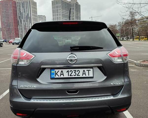 Серый Ниссан Rogue, объемом двигателя 2.49 л и пробегом 112 тыс. км за 12500 $, фото 7 на Automoto.ua