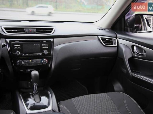 Серый Ниссан Rogue, объемом двигателя 2.49 л и пробегом 186 тыс. км за 13500 $, фото 12 на Automoto.ua