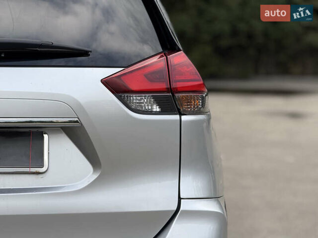 Серый Ниссан Rogue, объемом двигателя 2.5 л и пробегом 162 тыс. км за 12900 $, фото 18 на Automoto.ua