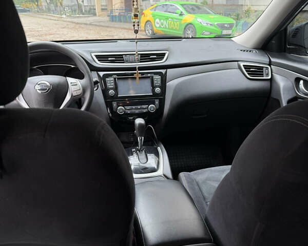 Серый Ниссан Rogue, объемом двигателя 2.49 л и пробегом 172 тыс. км за 13500 $, фото 8 на Automoto.ua