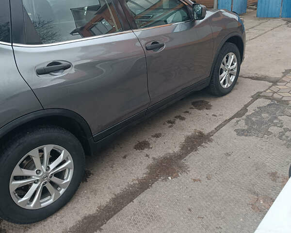 Серый Ниссан Rogue, объемом двигателя 2.5 л и пробегом 137 тыс. км за 11550 $, фото 5 на Automoto.ua