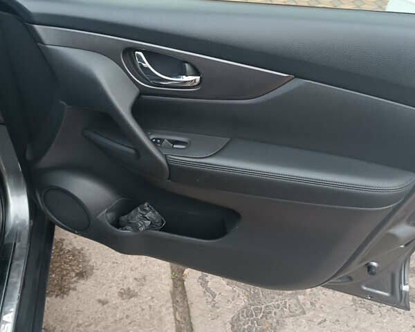 Серый Ниссан Rogue, объемом двигателя 2.5 л и пробегом 137 тыс. км за 11550 $, фото 12 на Automoto.ua