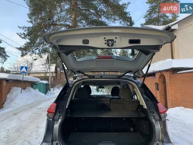 Ніссан Rogue 2016 у Тернополі на Automoto.ua Сірий Ніссан Rogue, об'ємом двигуна 2.5 л та пробігом 193 тис. км за 12350 $, фото 4 на Automoto.ua