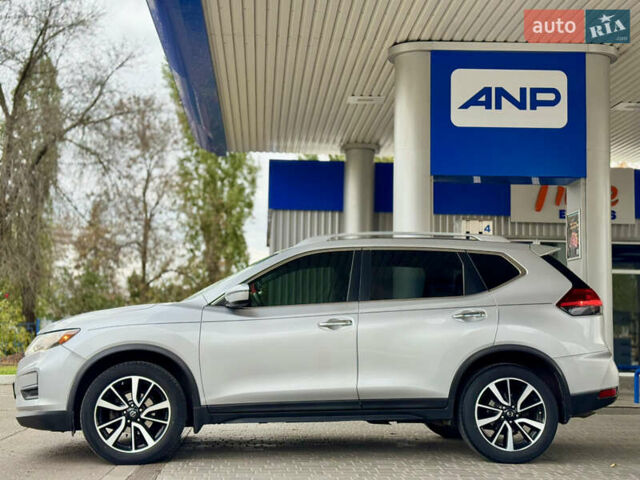 Серый Ниссан Rogue, объемом двигателя 2.49 л и пробегом 157 тыс. км за 13799 $, фото 4 на Automoto.ua