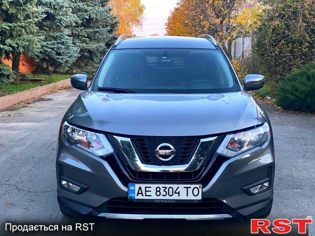 Серый Ниссан Rogue, объемом двигателя 2.5 л и пробегом 165 тыс. км за 13500 $, фото 3 на Automoto.ua