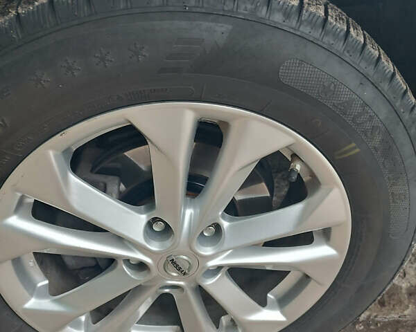 Серый Ниссан Rogue, объемом двигателя 2.5 л и пробегом 137 тыс. км за 11550 $, фото 22 на Automoto.ua