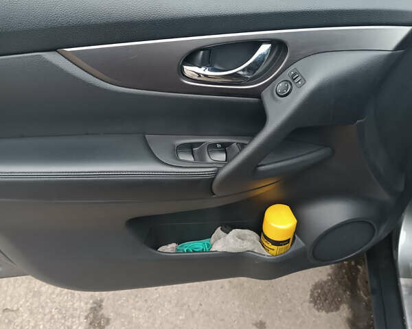 Серый Ниссан Rogue, объемом двигателя 2.5 л и пробегом 137 тыс. км за 11550 $, фото 18 на Automoto.ua