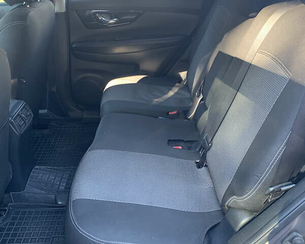 Сірий Ніссан Rogue, об'ємом двигуна 2.49 л та пробігом 172 тис. км за 11300 $, фото 6 на Automoto.ua