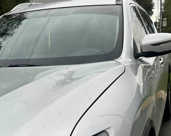 Серый Ниссан Rogue, объемом двигателя 2.5 л и пробегом 215 тыс. км за 15000 $, фото 1 на Automoto.ua