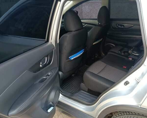 Сірий Ніссан Rogue, об'ємом двигуна 2.5 л та пробігом 170 тис. км за 12800 $, фото 22 на Automoto.ua