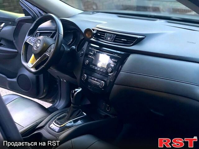 Серый Ниссан Rogue, объемом двигателя 2.5 л и пробегом 165 тыс. км за 13500 $, фото 10 на Automoto.ua