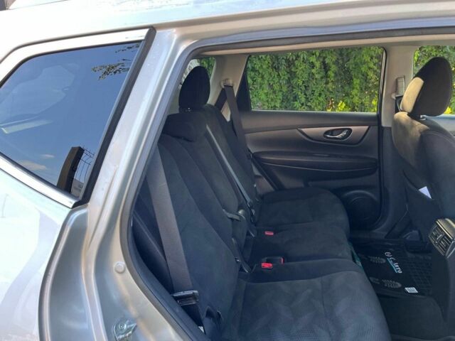 Серый Ниссан Rogue, объемом двигателя 2.5 л и пробегом 112 тыс. км за 12700 $, фото 14 на Automoto.ua