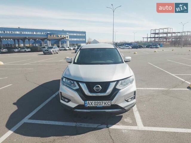 Ниссан Rogue 2016 в Киеве на Automoto.ua Серый Ниссан Rogue, объемом двигателя 2.5 л и пробегом 205 тыс. км за 12600 $, фото 1 на Automoto.ua