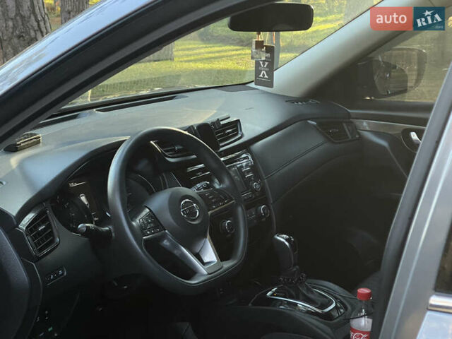Серый Ниссан Rogue, объемом двигателя 2.5 л и пробегом 112 тыс. км за 13400 $, фото 8 на Automoto.ua