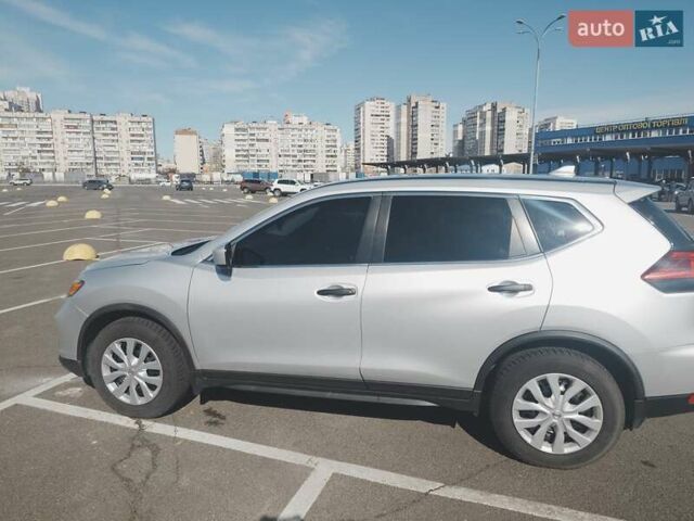 Ниссан Rogue 2016 в Киеве на Automoto.ua Серый Ниссан Rogue, объемом двигателя 2.5 л и пробегом 205 тыс. км за 12600 $, фото 4 на Automoto.ua