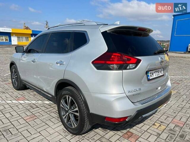 Сірий Ніссан Rogue, об'ємом двигуна 2.49 л та пробігом 161 тис. км за 12800 $, фото 5 на Automoto.ua