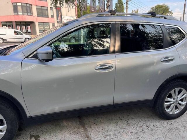 Серый Ниссан Rogue, объемом двигателя 2.5 л и пробегом 112 тыс. км за 12700 $, фото 1 на Automoto.ua