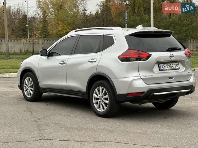 Серый Ниссан Rogue, объемом двигателя 2.49 л и пробегом 162 тыс. км за 11700 $, фото 6 на Automoto.ua