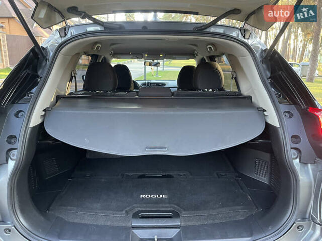 Серый Ниссан Rogue, объемом двигателя 2.5 л и пробегом 112 тыс. км за 13400 $, фото 12 на Automoto.ua