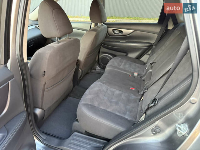 Серый Ниссан Rogue, объемом двигателя 2.49 л и пробегом 83 тыс. км за 12500 $, фото 40 на Automoto.ua