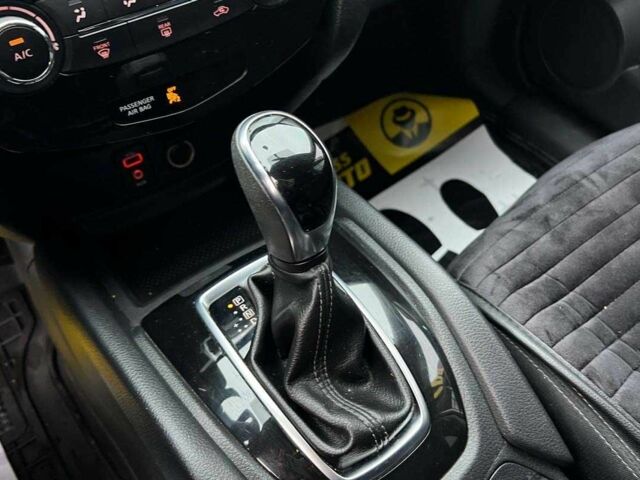 Серый Ниссан Rogue, объемом двигателя 2.5 л и пробегом 165 тыс. км за 14400 $, фото 17 на Automoto.ua