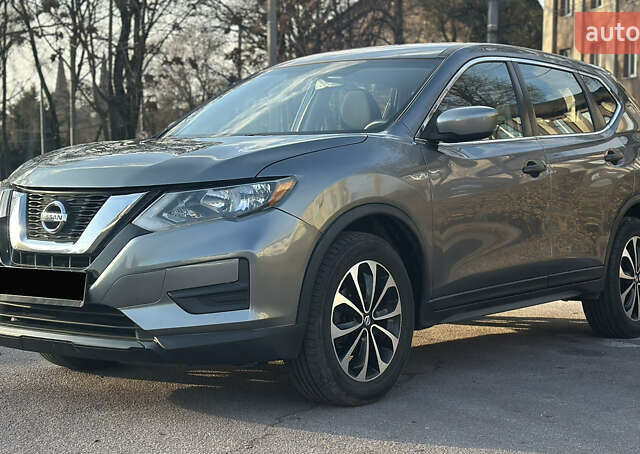 Серый Ниссан Rogue, объемом двигателя 2.49 л и пробегом 206 тыс. км за 12999 $, фото 2 на Automoto.ua