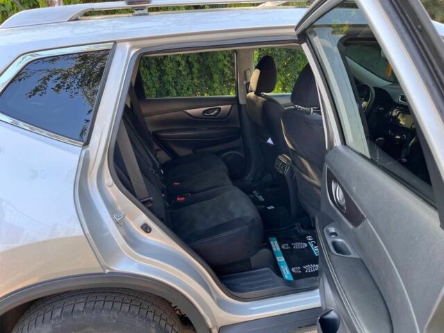 Серый Ниссан Rogue, объемом двигателя 2.5 л и пробегом 112 тыс. км за 12700 $, фото 12 на Automoto.ua