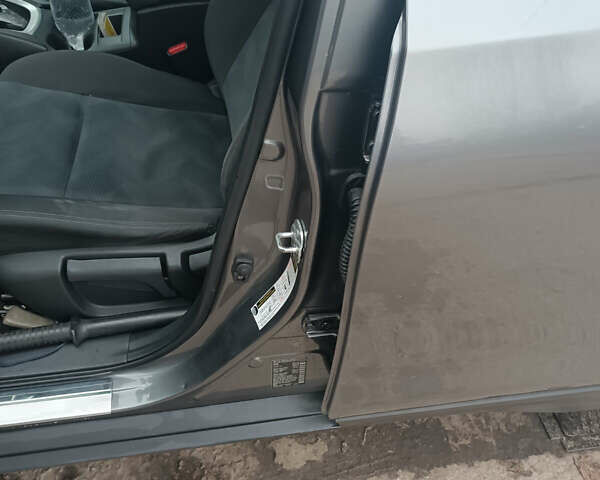 Серый Ниссан Rogue, объемом двигателя 2.5 л и пробегом 137 тыс. км за 11550 $, фото 17 на Automoto.ua