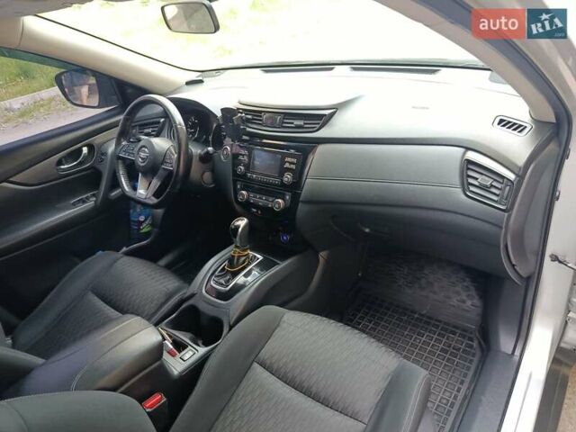Сірий Ніссан Rogue, об'ємом двигуна 2.5 л та пробігом 170 тис. км за 12800 $, фото 24 на Automoto.ua