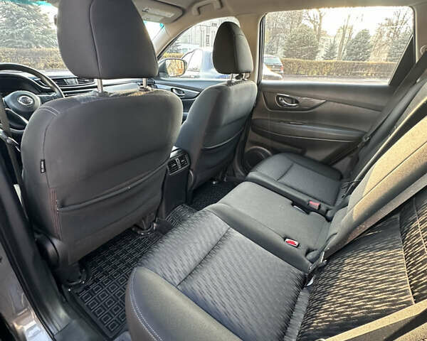 Серый Ниссан Rogue, объемом двигателя 2.49 л и пробегом 206 тыс. км за 12999 $, фото 15 на Automoto.ua