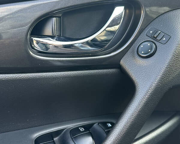 Серый Ниссан Rogue, объемом двигателя 2.49 л и пробегом 206 тыс. км за 12999 $, фото 35 на Automoto.ua