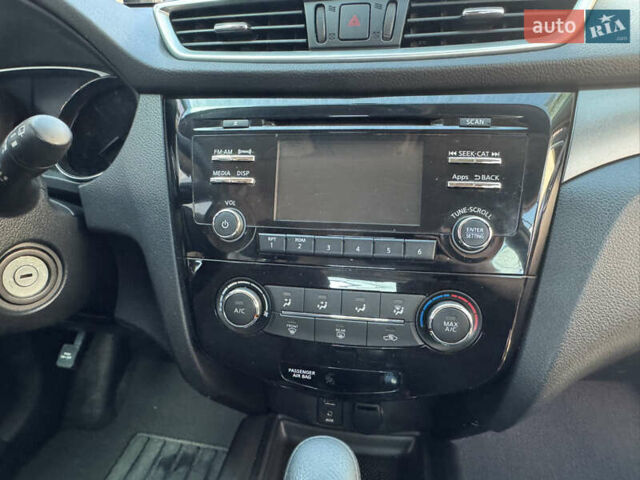 Серый Ниссан Rogue, объемом двигателя 2.49 л и пробегом 149 тыс. км за 11900 $, фото 6 на Automoto.ua