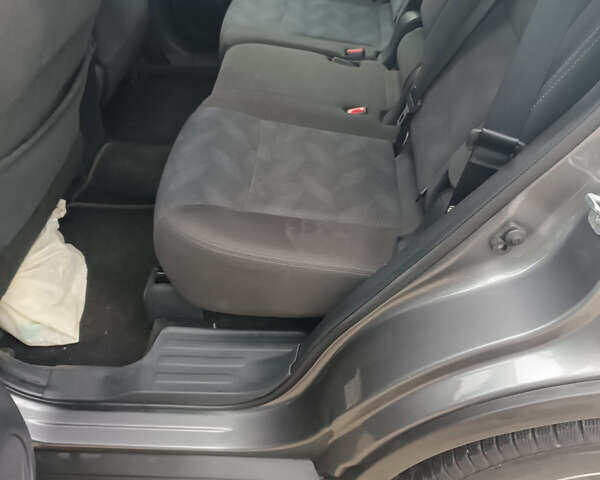 Серый Ниссан Rogue, объемом двигателя 2.5 л и пробегом 137 тыс. км за 11550 $, фото 8 на Automoto.ua