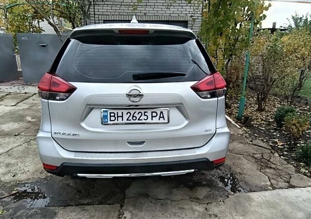 Сірий Ніссан Rogue, об'ємом двигуна 2.5 л та пробігом 130 тис. км за 16000 $, фото 2 на Automoto.ua