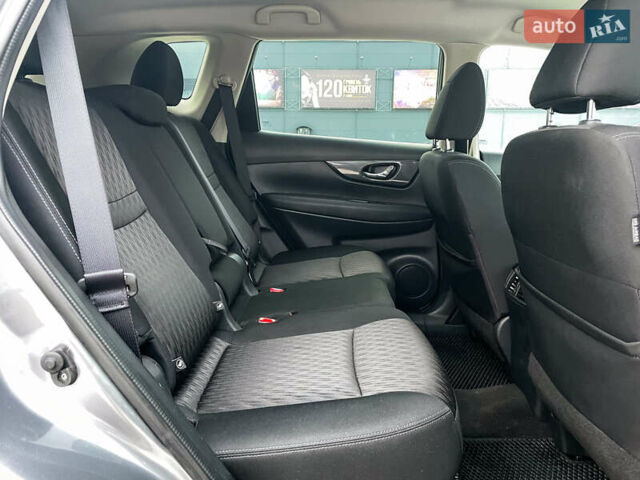 Серый Ниссан Rogue, объемом двигателя 2.49 л и пробегом 117 тыс. км за 15990 $, фото 7 на Automoto.ua