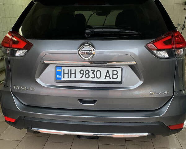 Серый Ниссан Rogue, объемом двигателя 2.49 л и пробегом 222 тыс. км за 15000 $, фото 7 на Automoto.ua